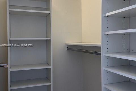 Condo in Oakland Park, Florida, 3 bedrooms  № 1944333 - photo 14