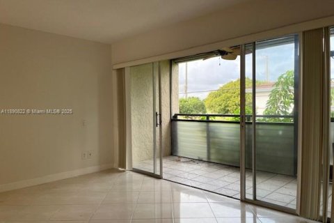 Condo in Oakland Park, Florida, 3 bedrooms  № 1944333 - photo 5