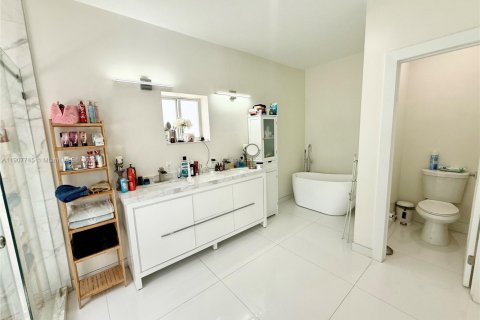 Villa ou maison à vendre à Homestead, Floride: 4 chambres, 222.97 m2 № 1967098 - photo 23