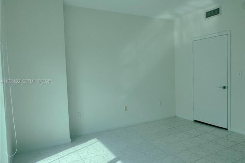 Copropriété à louer à Miami, Floride: 1 chambre, 74.88 m2 № 1986528 - photo 9