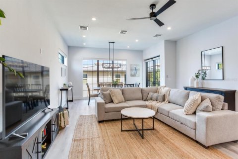 Touwnhouse à vendre à Redington Shores, Floride: 4 chambres, 169.08 m2 № 1570991 - photo 24