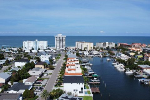 Touwnhouse à vendre à Redington Shores, Floride: 4 chambres, 169.08 m2 № 1570991 - photo 6
