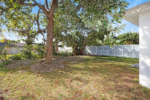 Commercial property in Miami, Florida 165.46 sq.m. № 1714729 - photo 7
