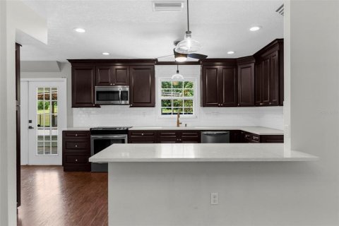 House in Brooksville, Florida 4 bedrooms, 322.93 sq.m. № 1903602 - photo 15