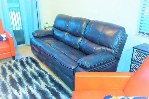 Снять в аренду кондоминиум в Лейквуд Ранч, Флорида 3 спальни, 119.47м2, № 2103288 - фото 8