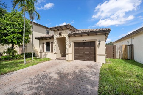 Купить виллу или дом в Хомстед, Флорида 4 спальни, 130.06м2, № 2015196 - фото 2