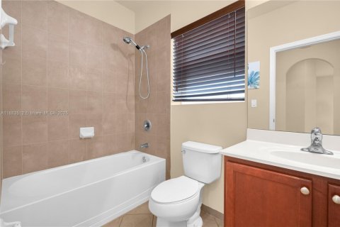 Купить виллу или дом в Хомстед, Флорида 4 спальни, 130.06м2, № 2015196 - фото 18