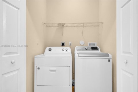 Купить виллу или дом в Хомстед, Флорида 4 спальни, 130.06м2, № 2015196 - фото 28