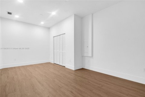 Купить виллу или дом в Хомстед, Флорида 4 спальни, 130.06м2, № 2015196 - фото 27