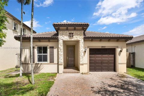 Дом в Хомстед, Флорида 4 спальни, 130.06м2 № 2015196