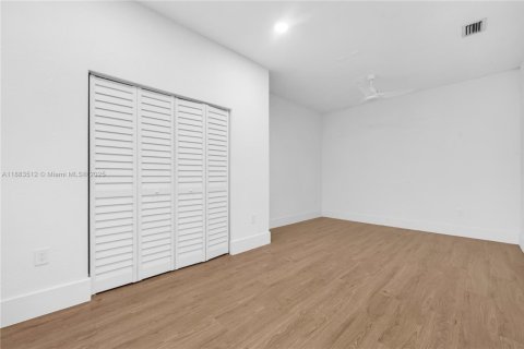 Купить виллу или дом в Хомстед, Флорида 4 спальни, 130.06м2, № 2015196 - фото 25