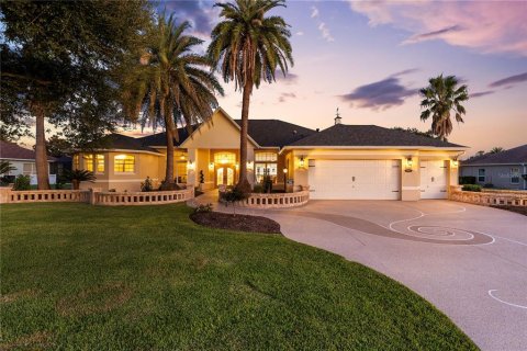 Casa en The Villages, Florida 3 dormitorios, 333.61 m2 № 2380539
