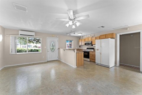 Villa ou maison à vendre à Casselberry, Floride: 3 chambres, 157.19 m2 № 1884582 - photo 16