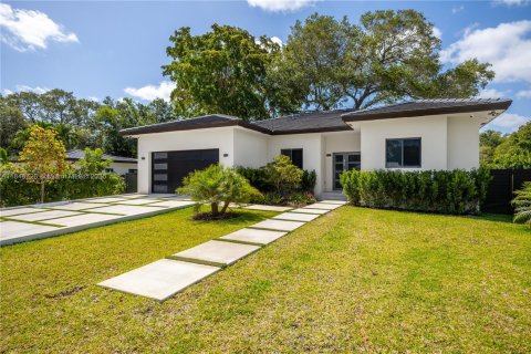 House in Biscayne Park, Florida 4 bedrooms, 163.69 sq.m. № 1841121 - photo 15