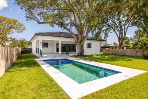 House in Biscayne Park, Florida 4 bedrooms, 163.69 sq.m. № 1841121 - photo 1