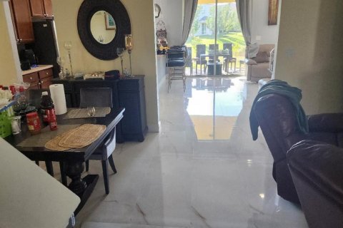 Villa ou maison à vendre à Port St. Lucie, Floride: 4 chambres, 235.41 m2 № 2270388 - photo 8