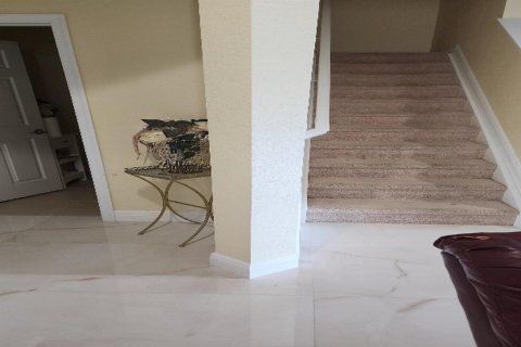 Villa ou maison à vendre à Port St. Lucie, Floride: 4 chambres, 235.41 m2 № 2270388 - photo 12