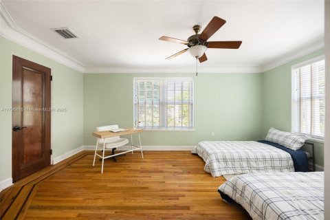 House in Miami, Florida 5 bedrooms, 319.96 sq.m. № 1742039 - photo 27