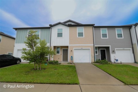 Adosado en Gibsonton, Florida 3 dormitorios, 136.66 m2 № 2285124
