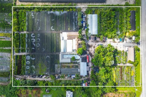 Commercial property in Miami, Florida № 1928032 - photo 6