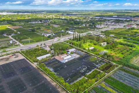 Commercial property in Miami, Florida № 1928032 - photo 11