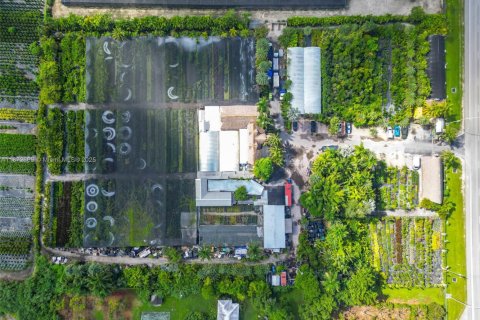 Commercial property in Miami, Florida № 1928032 - photo 5