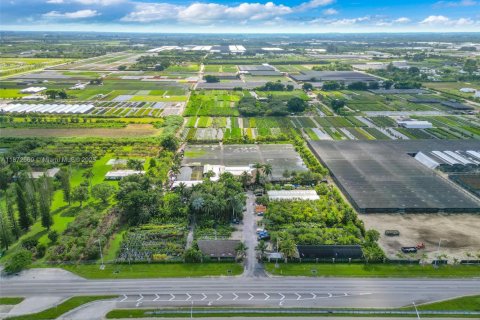 Commercial property in Miami, Florida № 1928032 - photo 8