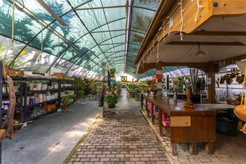 Commercial property in Miami, Florida № 1928032 - photo 18