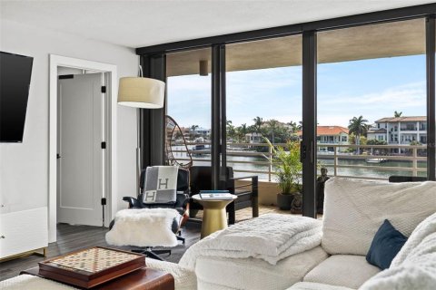 Copropriété à vendre à Gulfport, Floride: 3 chambres, 183.95 m2 № 1555427 - photo 7