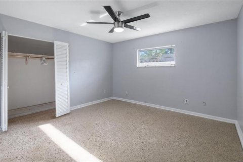House in Orlando, Florida 4 bedrooms, 176.33 sq.m. № 2225527 - photo 17