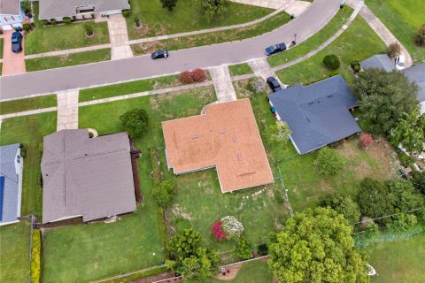House in Orlando, Florida 4 bedrooms, 176.33 sq.m. № 2225527 - photo 27