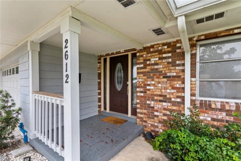 House in Orlando, Florida 4 bedrooms, 176.33 sq.m. № 2225527 - photo 2