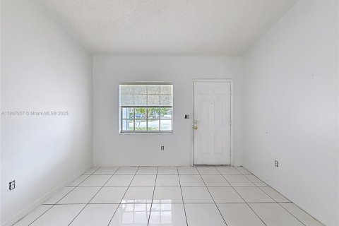 Casa en venta en Miami, Florida, 3 dormitorios, 122.54 m2 № 1966278 - foto 6