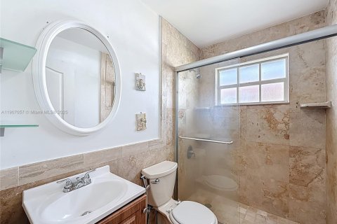 Casa en venta en Miami, Florida, 3 dormitorios, 122.54 m2 № 1966278 - foto 25
