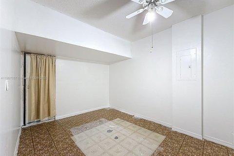 Casa en venta en Miami, Florida, 3 dormitorios, 122.54 m2 № 1966278 - foto 26