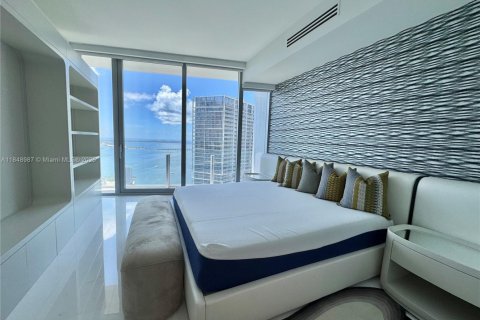 Condo in Miami, Florida, 2 bedrooms  № 1888874 - photo 11