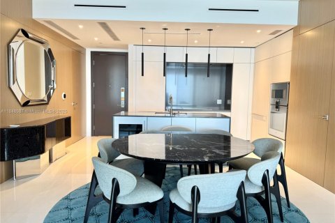 Condo in Miami, Florida, 2 bedrooms  № 1888874 - photo 3