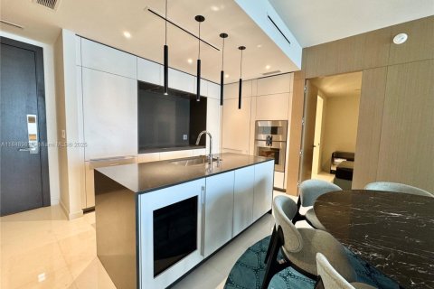 Condo in Miami, Florida, 2 bedrooms  № 1888874 - photo 2