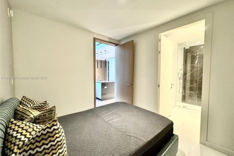 Condo in Miami, Florida, 2 bedrooms  № 1888874 - photo 6