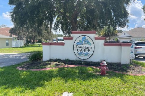 House in Leesburg, Florida 3 bedrooms, 146.97 sq.m. № 1835939 - photo 15