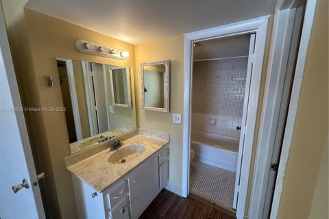 Condominio en venta en Deerfield Beach, Florida, 2 dormitorios, 86.96 m2 № 2034271 - foto 5