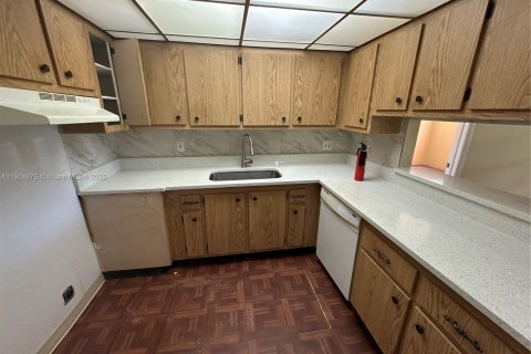 Condominio en venta en Deerfield Beach, Florida, 2 dormitorios, 86.96 m2 № 2034271 - foto 4