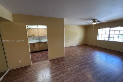 Condominio en venta en Deerfield Beach, Florida, 2 dormitorios, 86.96 m2 № 2034271 - foto 2