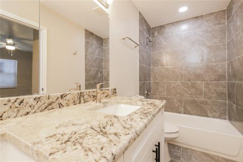 Villa ou maison à louer à Clearwater, Floride: 3 chambres, 103.68 m2 № 1797130 - photo 11