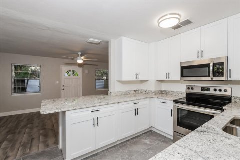Villa ou maison à louer à Clearwater, Floride: 3 chambres, 103.68 m2 № 1797130 - photo 7