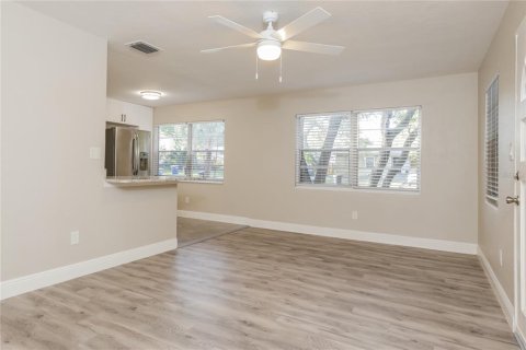 Villa ou maison à louer à Clearwater, Floride: 3 chambres, 103.68 m2 № 1797130 - photo 4