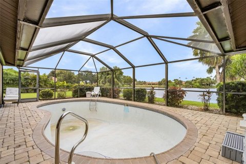Villa ou maison à vendre à North Fort Myers, Floride: 3 chambres, 170.85 m2 № 2398287 - photo 25