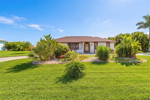 Villa ou maison à North Fort Myers, Floride 3 chambres, 170.85 m2 № 2398287