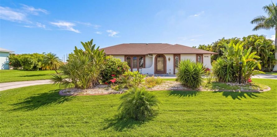 Villa ou maison à North Fort Myers, Floride 3 chambres, 170.85 m2 № 2398287