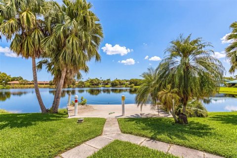 Villa ou maison à vendre à North Fort Myers, Floride: 3 chambres, 170.85 m2 № 2398287 - photo 28